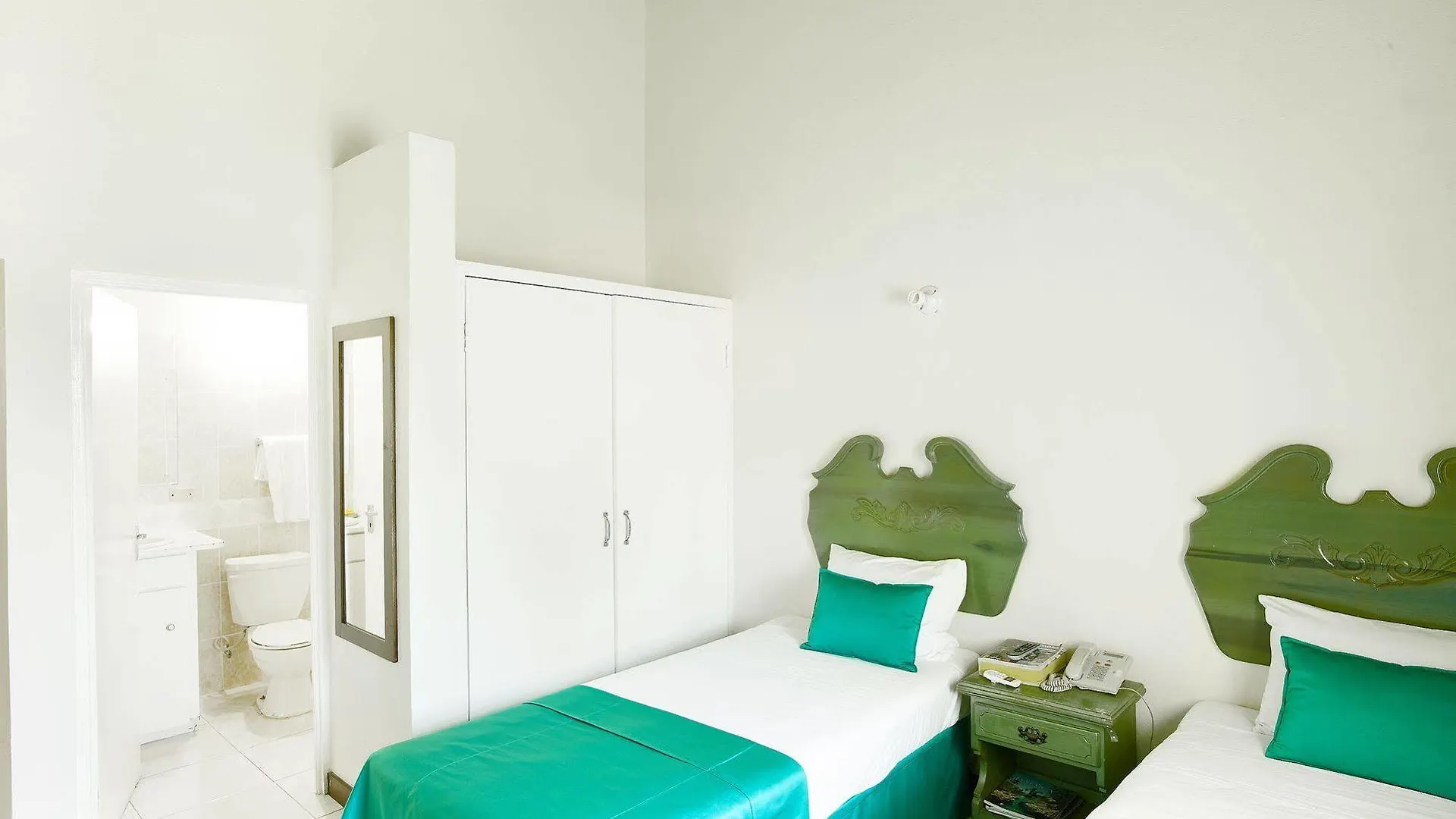 Shirley Retreat Hotel Kingston