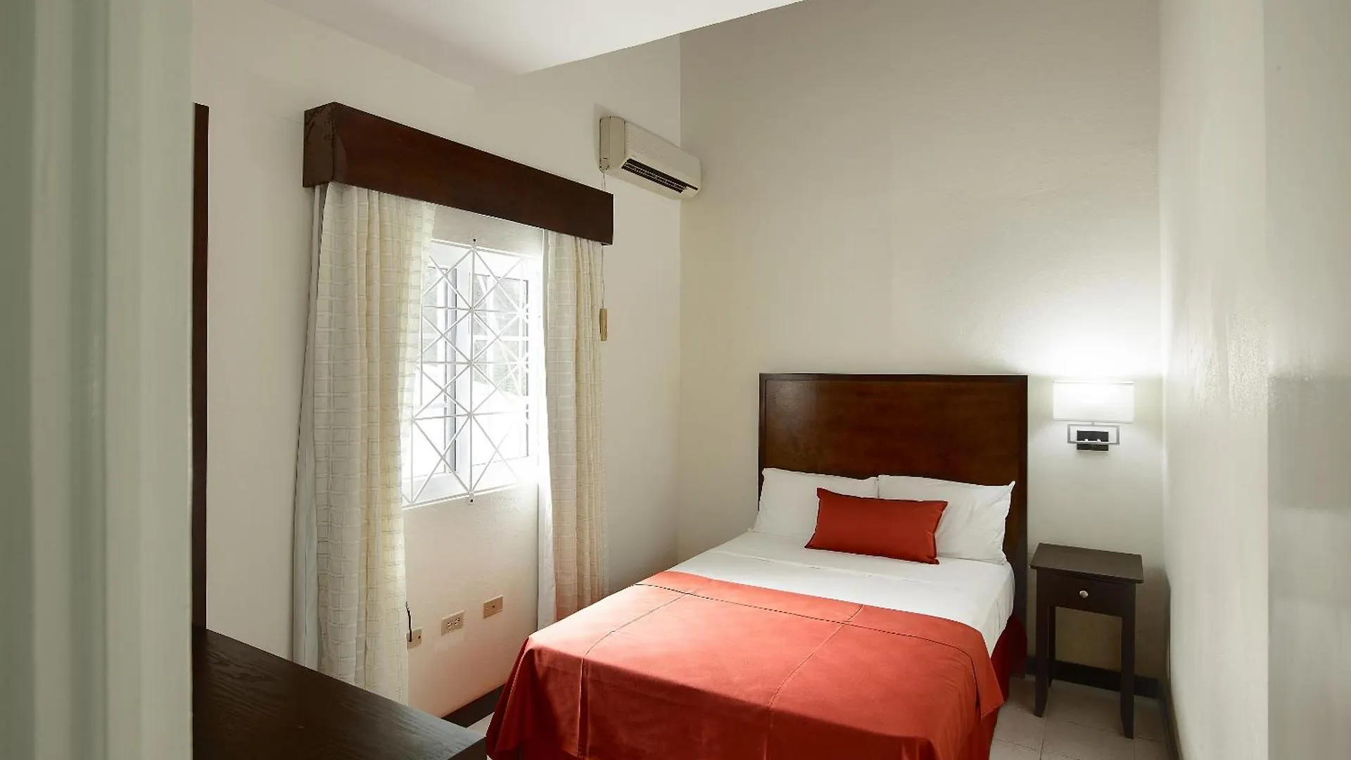 Shirley Retreat Hotel Kingston